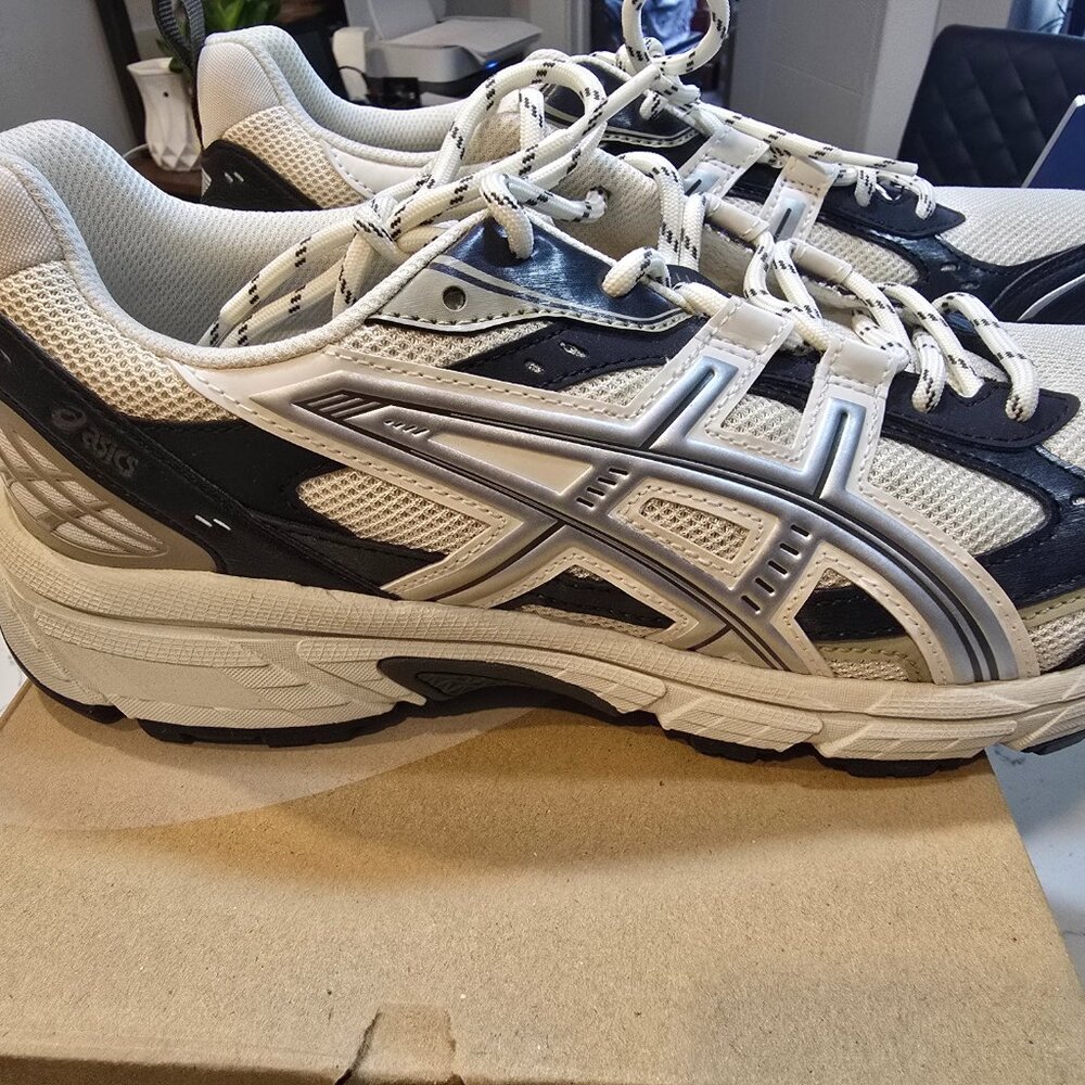 Asics Gel Nunobiki Cream Dark Olive 1203A536-102 Mens Trainers Sneakers SIZE 10